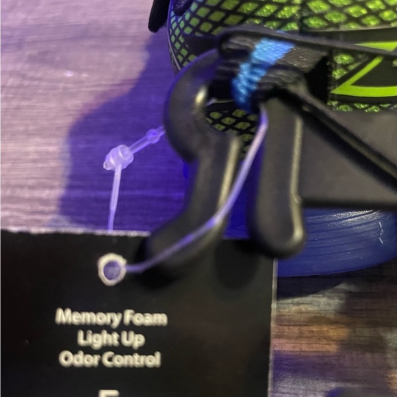 2 pairs of Toddler Boy’s size 5 light-up sneakers! NWT! - Picture 6 of 14